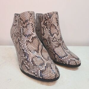 New Directions Snakeskin Ankle Boot 8 Dahlia